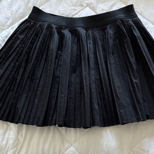 Old Navy Black Pleated Athletic Skirt